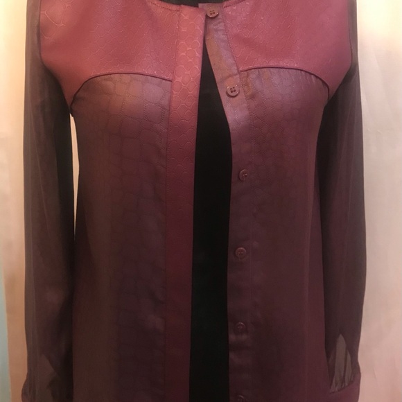Gianni Bini Purple Sheer Blouse Elegant Lightweight Top - Picture 12 of 12